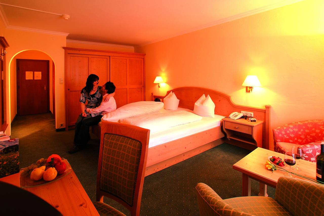 Hotel Goldenes Kreuz ทันน์ไฮม์ ภายนอก รูปภาพ