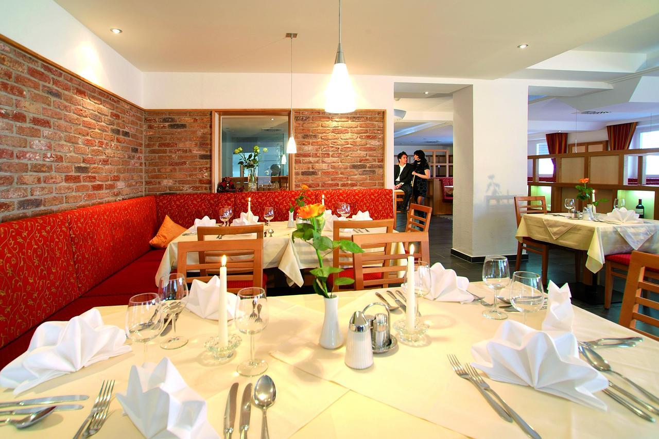 Hotel Goldenes Kreuz ทันน์ไฮม์ ภายนอก รูปภาพ
