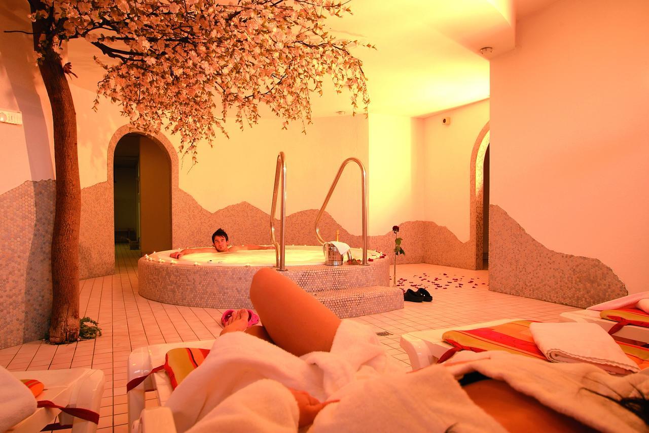 Hotel Goldenes Kreuz ทันน์ไฮม์ ภายนอก รูปภาพ
