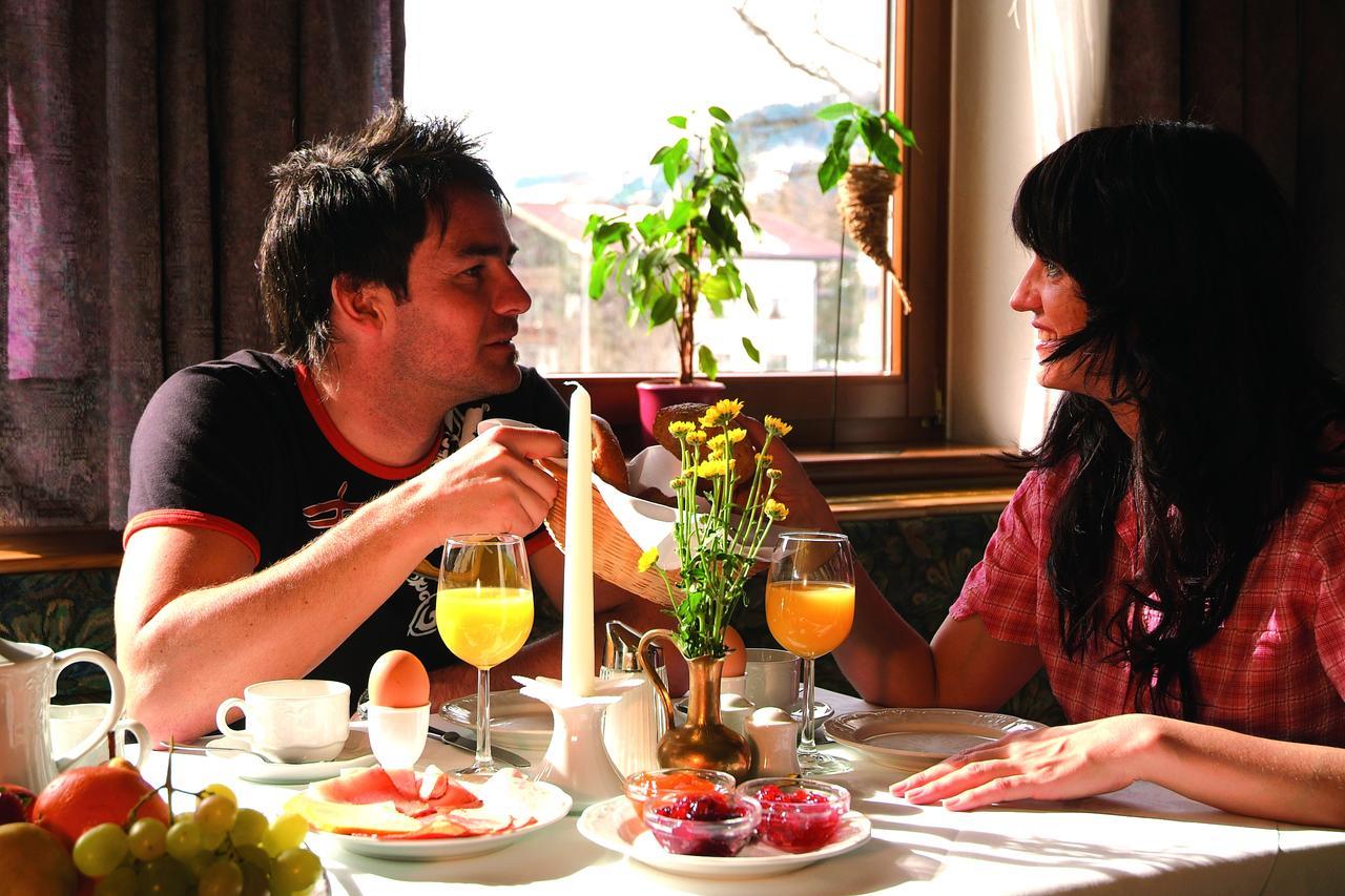 Hotel Goldenes Kreuz ทันน์ไฮม์ ภายนอก รูปภาพ