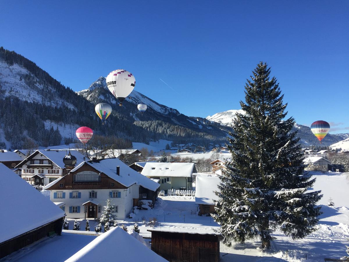 Hotel Goldenes Kreuz ทันน์ไฮม์ ภายนอก รูปภาพ