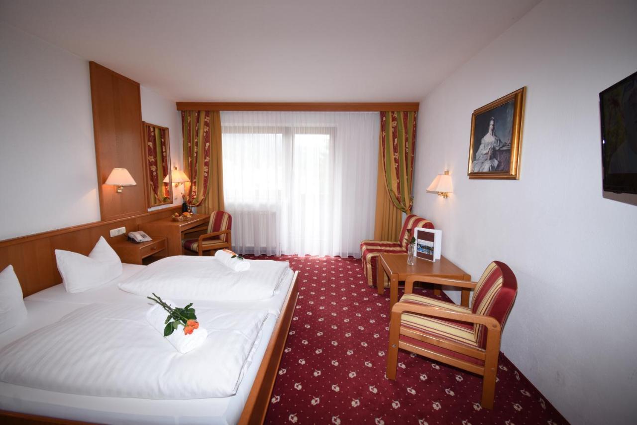Hotel Goldenes Kreuz ทันน์ไฮม์ ภายนอก รูปภาพ